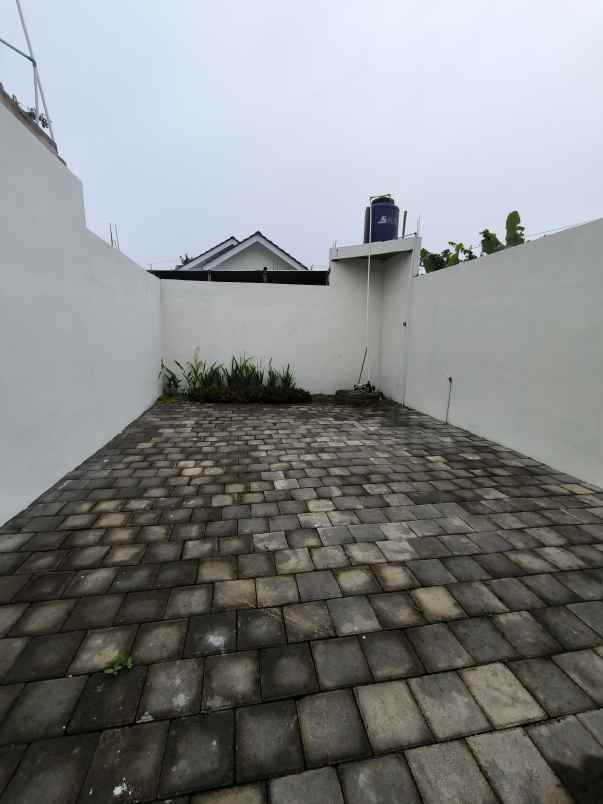 dijual rumah 200 meter jl kebon agung