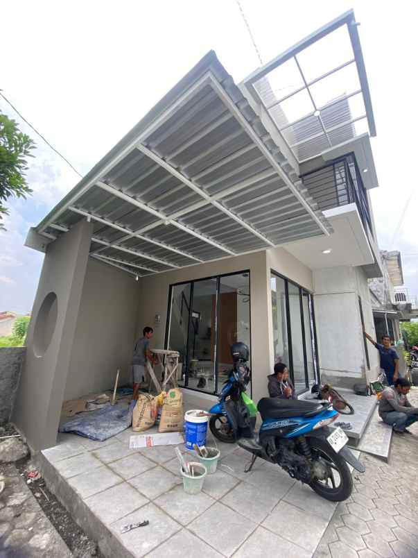 dijual rumah 300 meter pasar potorono