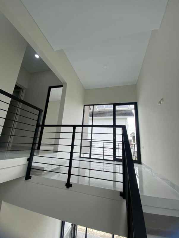 dijual rumah 300 meter pasar potorono