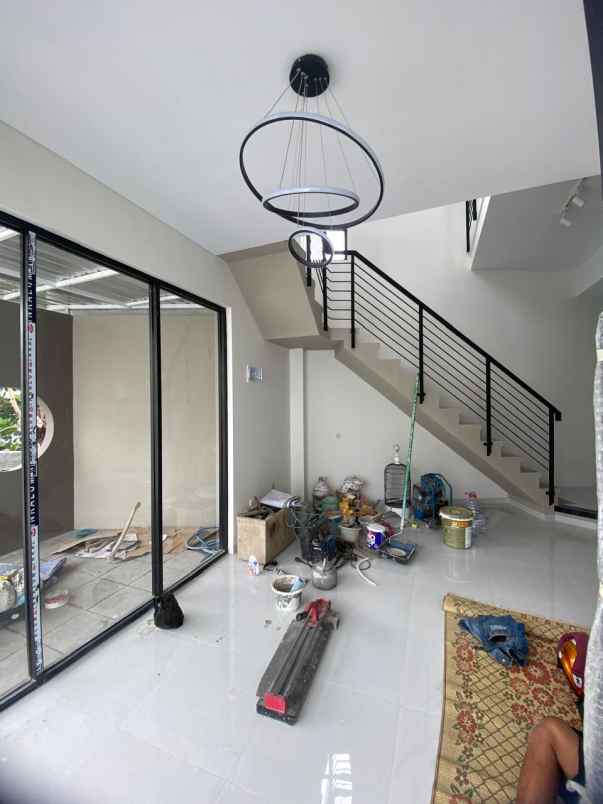 dijual rumah 300 meter pasar potorono