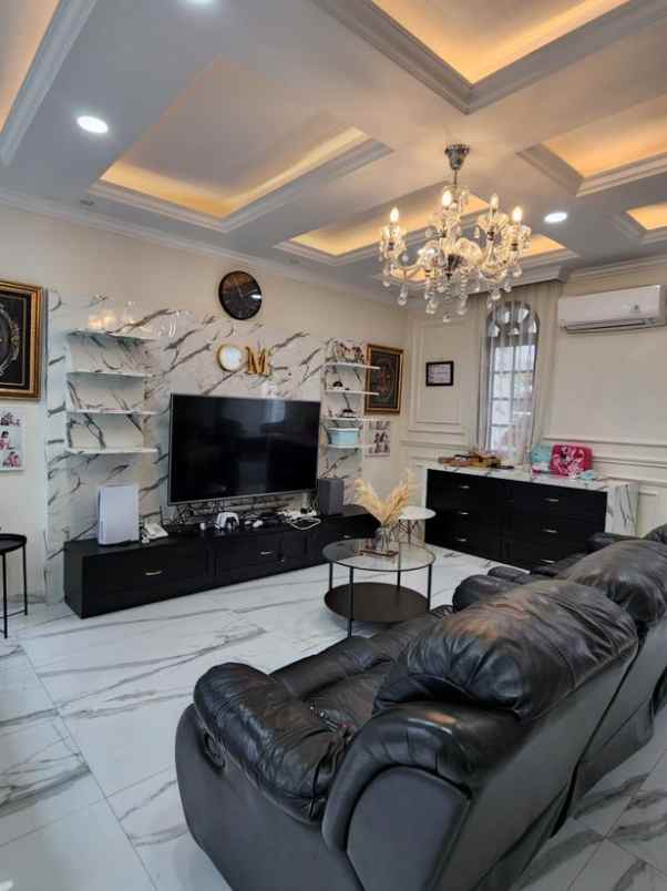 dijual rumah antapani