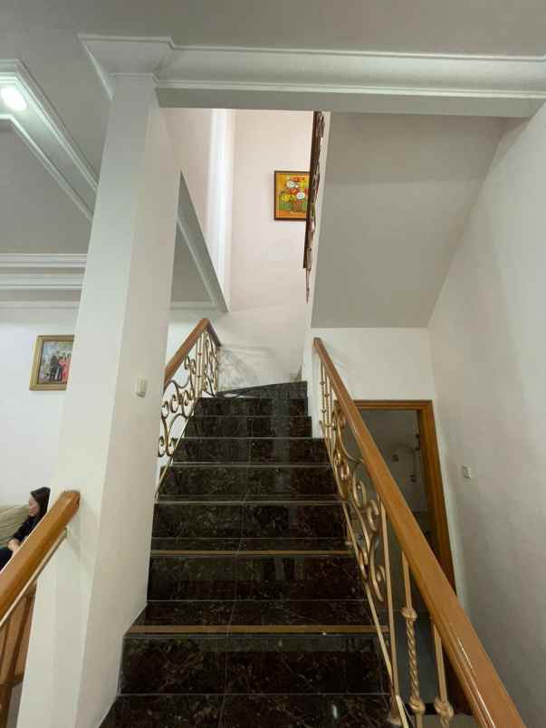 dijual rumah araya galaxy bumi permai