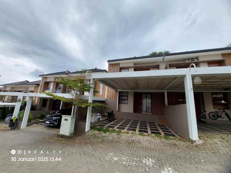 dijual rumah bali garden city view