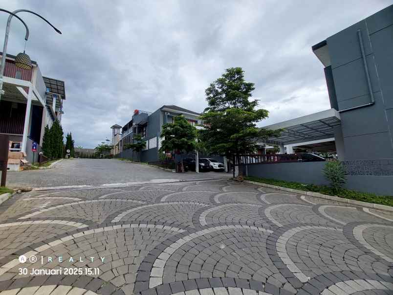 dijual rumah bali garden city view