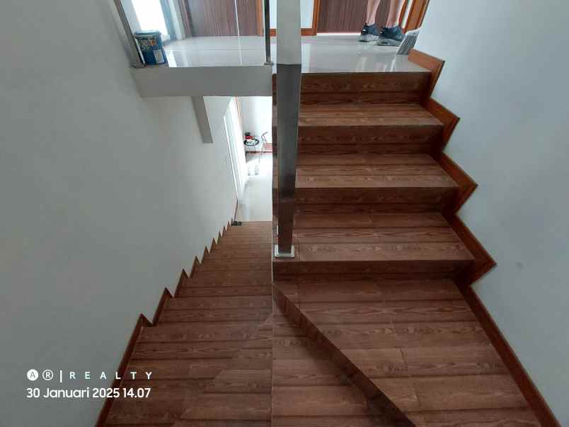 dijual rumah bali garden city view