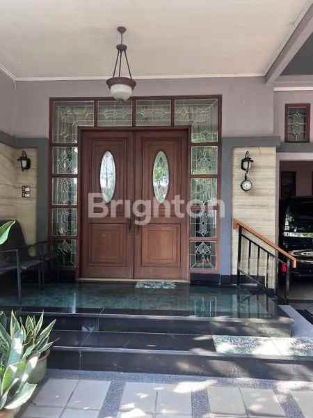 dijual rumah bambu apus cipayung
