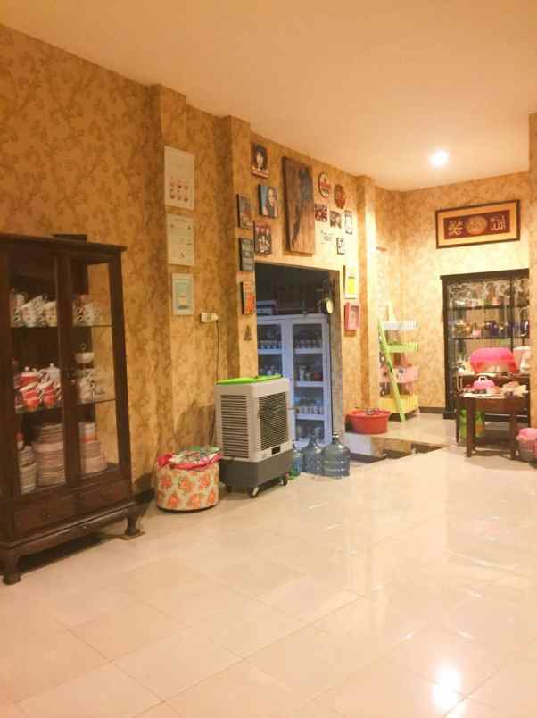 dijual rumah bambu apus pamulang