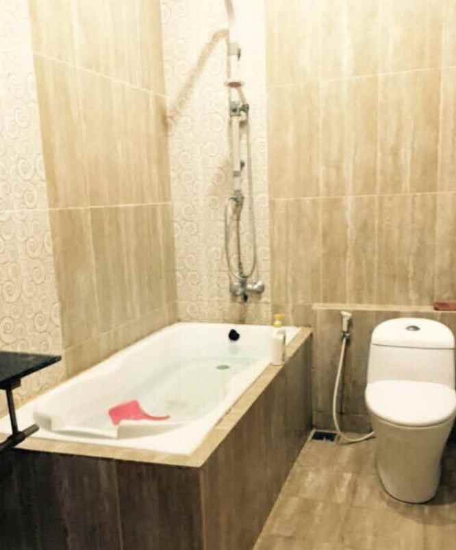 dijual rumah bambu apus pamulang