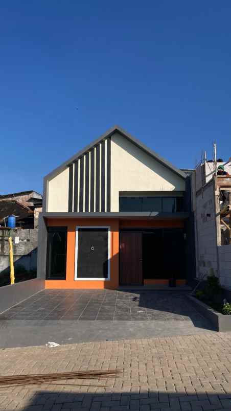 dijual rumah baru dalam cluster di banyumanik semarang