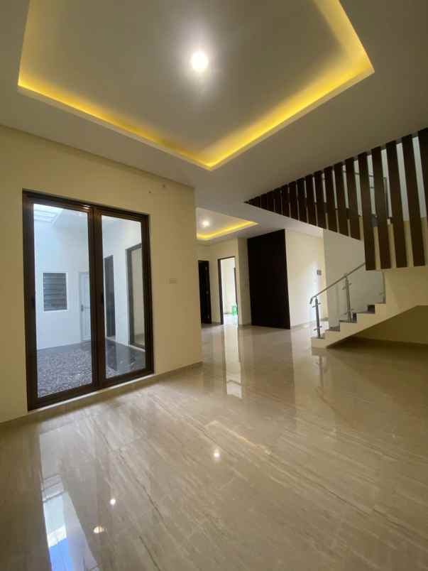 dijual rumah baru di citraland utama