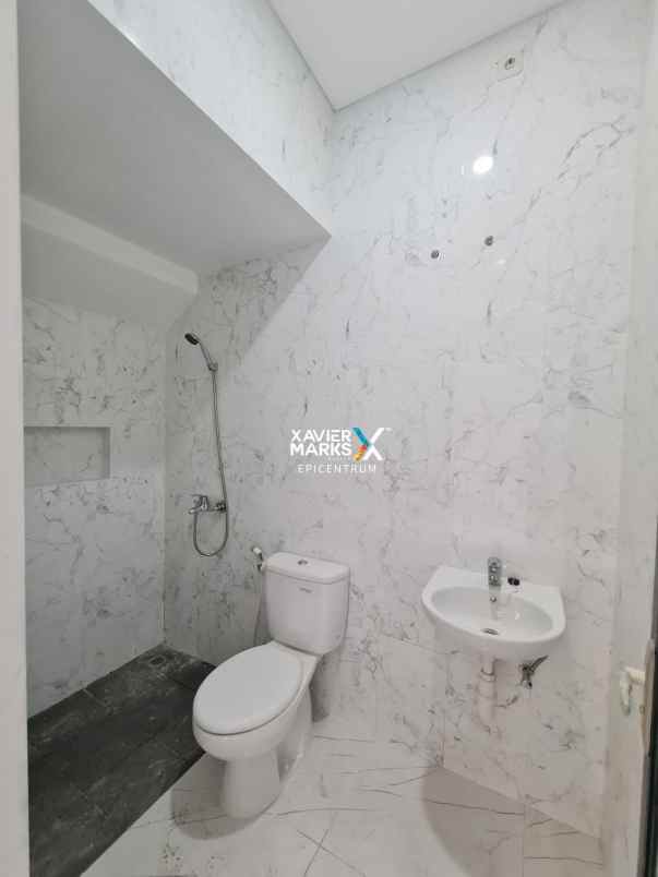 dijual rumah baru di tenggilis mejoyo selatan surabaya