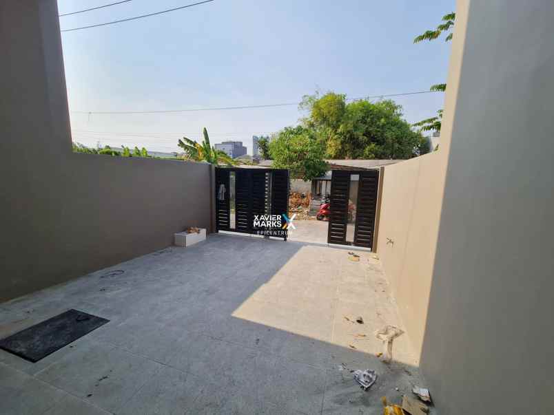 dijual rumah baru di tenggilis mejoyo selatan surabaya