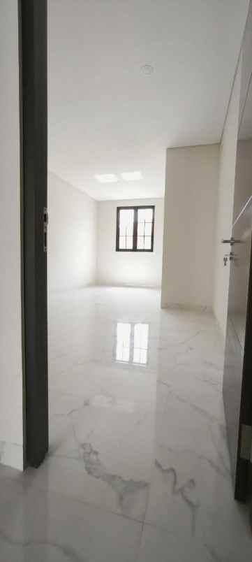 dijual rumah baru gress di lebak jaya