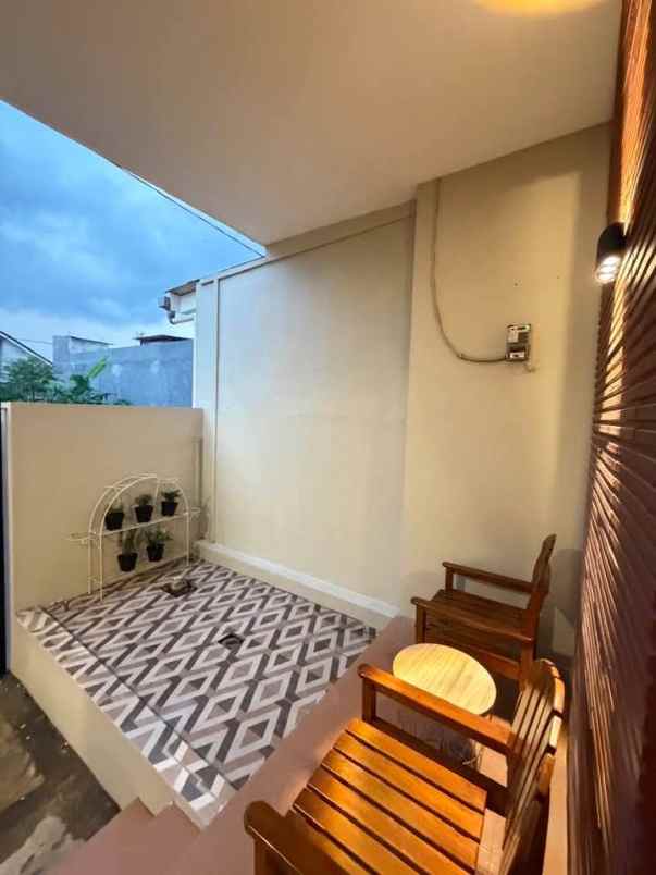 dijual rumah baru lokasi bakalan krajan
