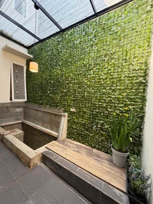 dijual rumah baru lokasi bakalan krajan