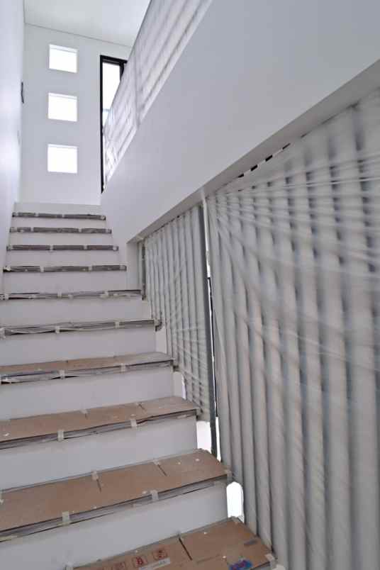 dijual rumah baru minimalis di manyar rejo surabaya