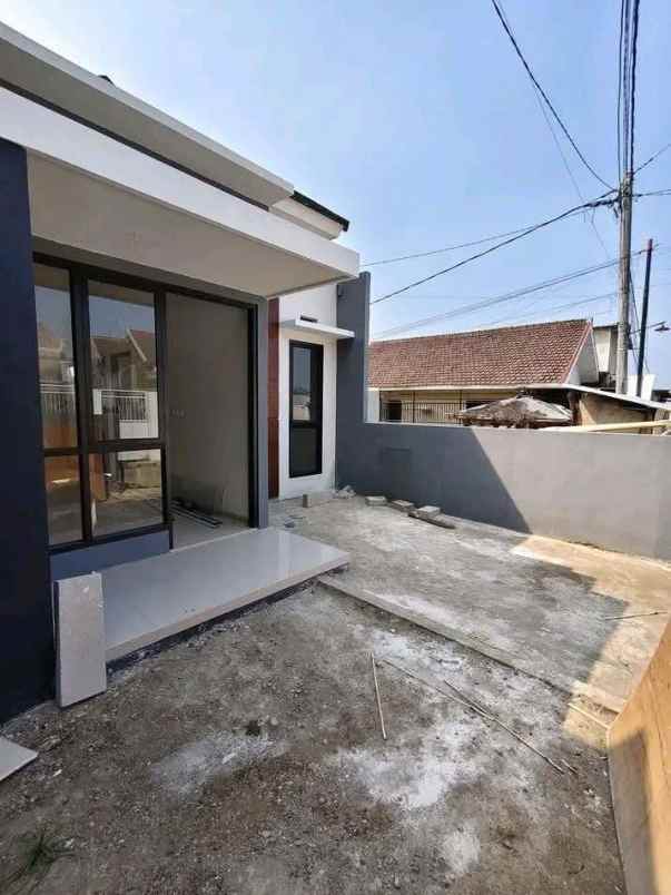 dijual rumah baru siap huni lokasi tlekung kota batu