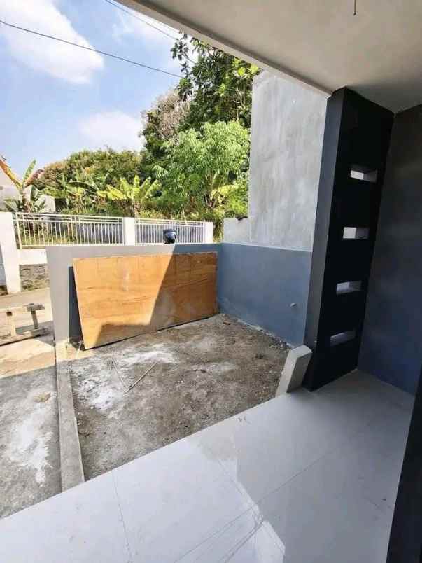 dijual rumah baru siap huni lokasi tlekung kota batu