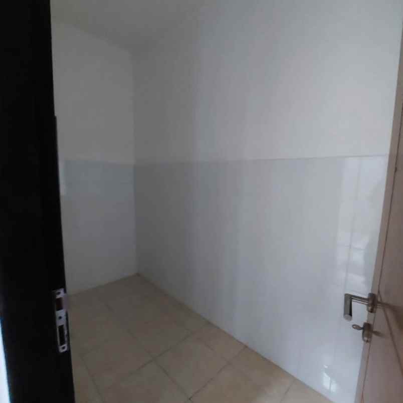 dijual rumah cantik di graha raya bintaro