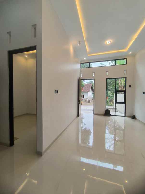 dijual rumah cebongan