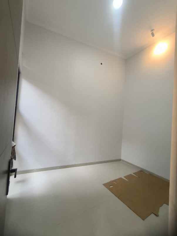 dijual rumah cebongan