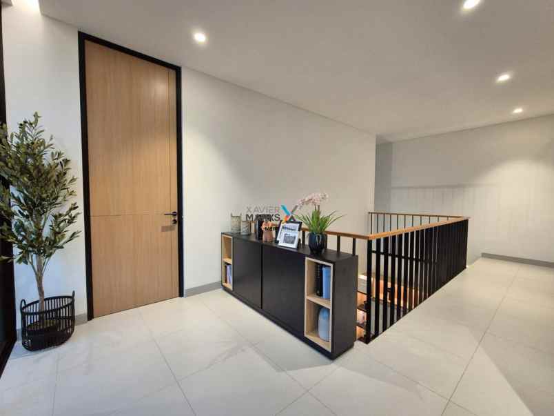 dijual rumah central park juanda