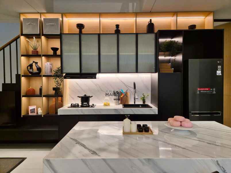 dijual rumah central park juanda