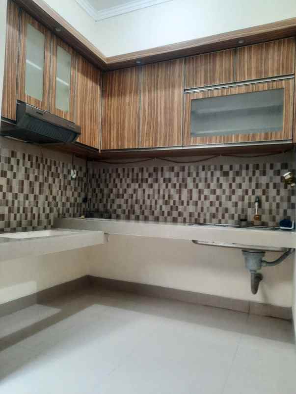 dijual rumah cibubur grand country