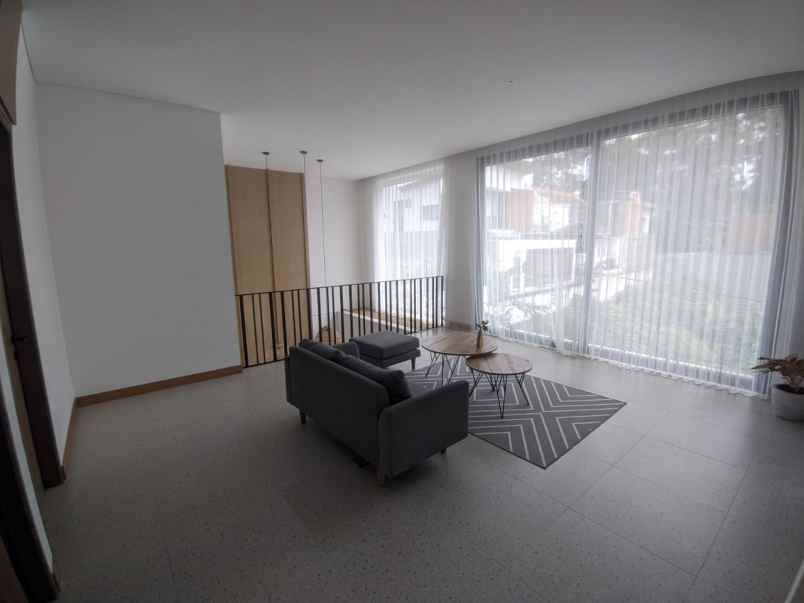 dijual rumah cigadung