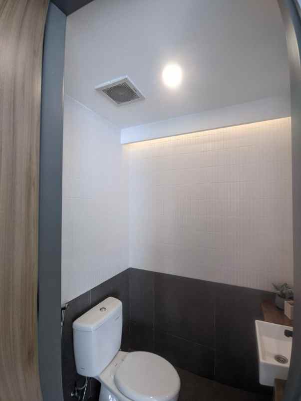 dijual rumah cigadung