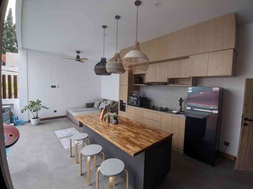 dijual rumah cigadung