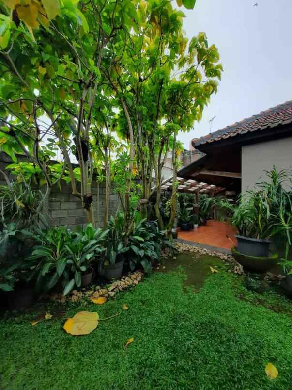 dijual rumah cigadung