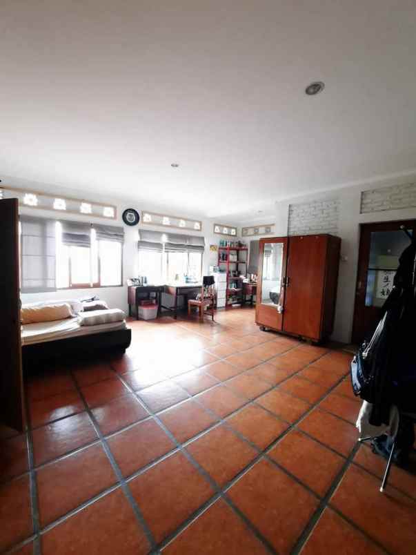 dijual rumah cigadung