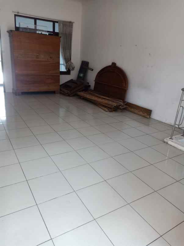 dijual rumah cigadung
