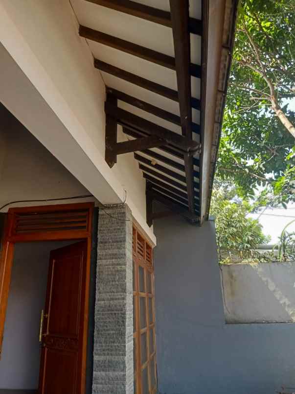 dijual rumah cigadung