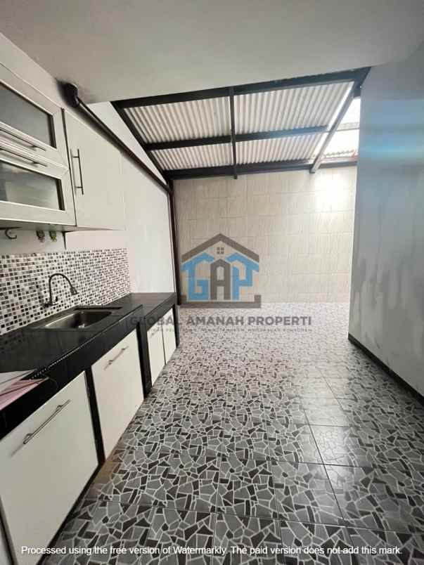 dijual rumah cihanjuang