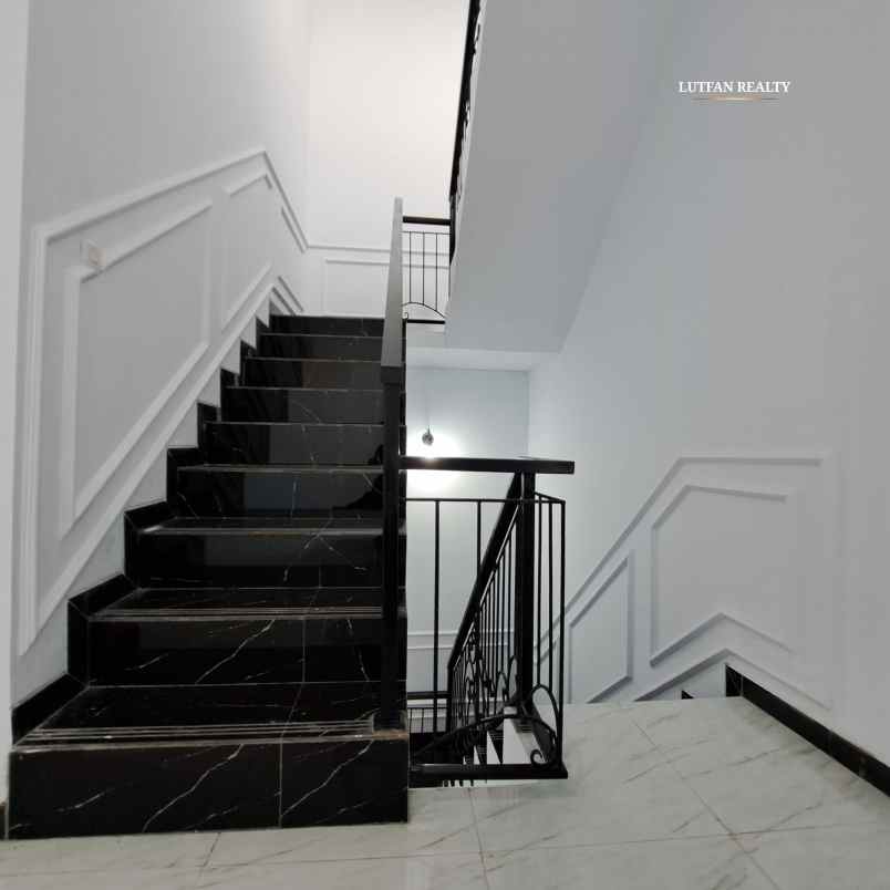 dijual rumah cilandak