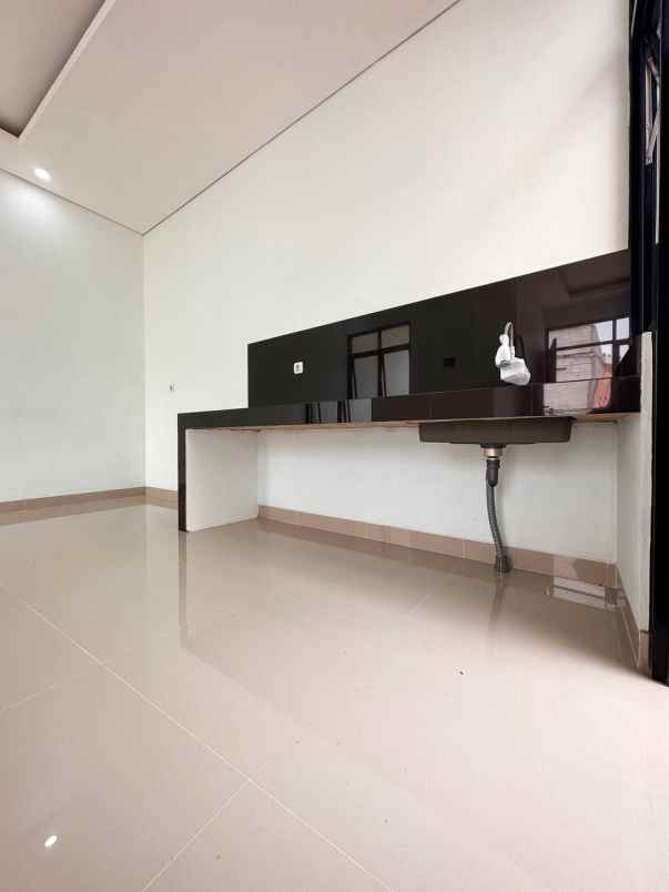 dijual rumah cilangkap