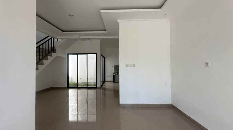 dijual rumah cipamokolan