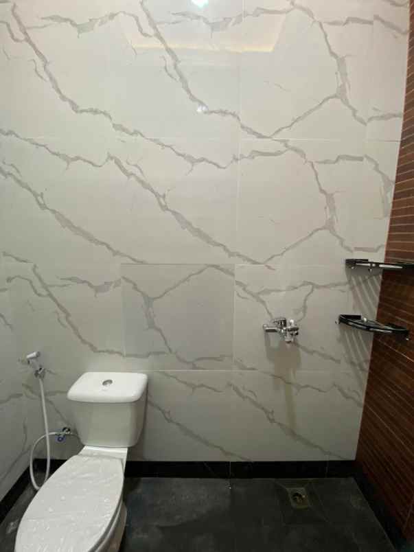 dijual rumah cipedak