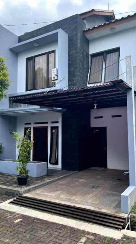 dijual rumah cisaranten kulon