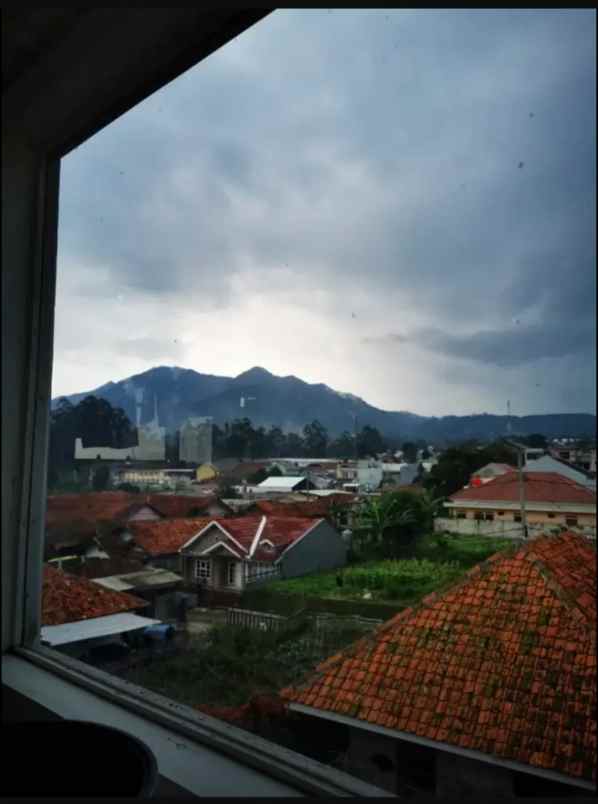 dijual rumah ciwaruga