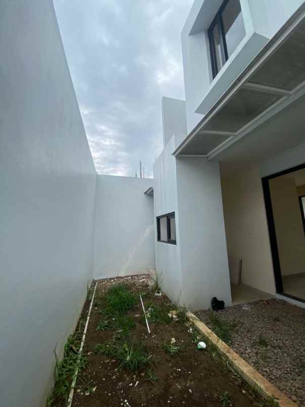 dijual rumah ciwaruga gegerkalong