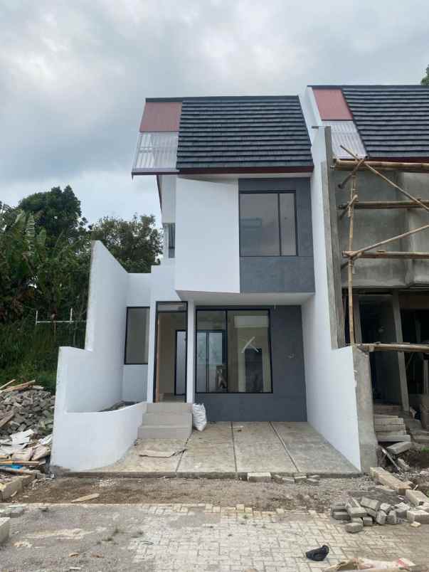 dijual rumah ciwaruga gegerkalong