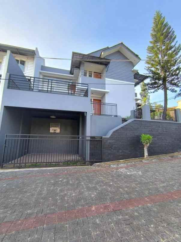 dijual rumah cluster billabong