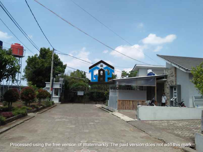 dijual rumah cluster karyawangi