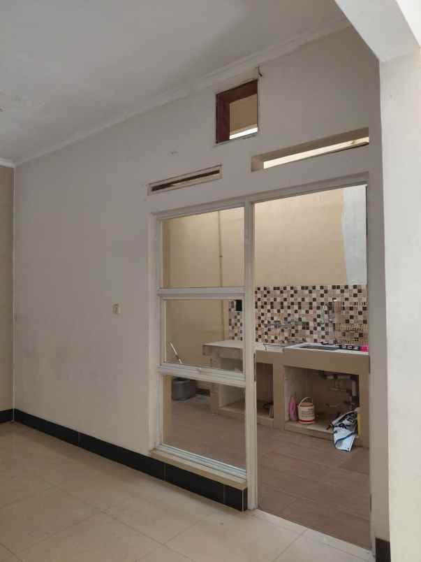 dijual rumah cluster teresta metland