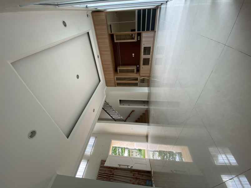 dijual rumah cluster whitsand greenwich