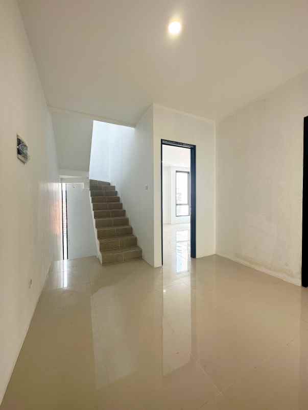 dijual rumah condet