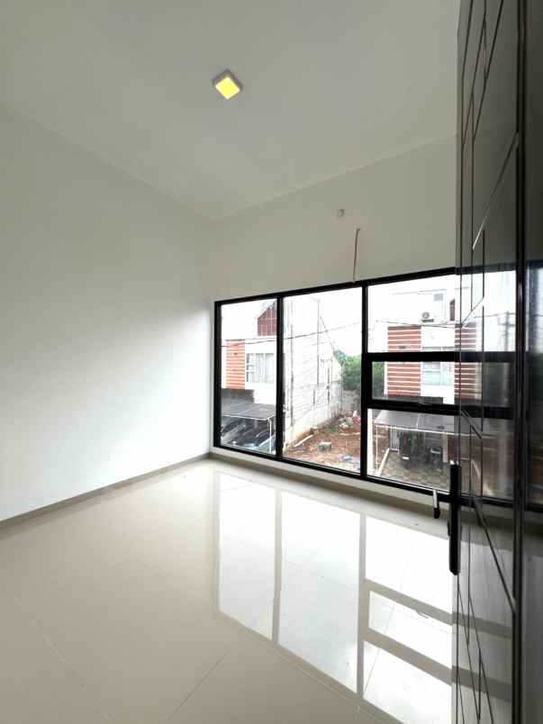 dijual rumah d bale cimuning townhouse